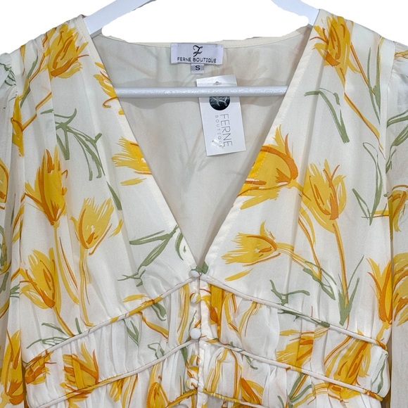 Ferne Boutique White and Yellow Floral Cropped Ruffle Women's Blouse NWT Small - Picture 2 of 9